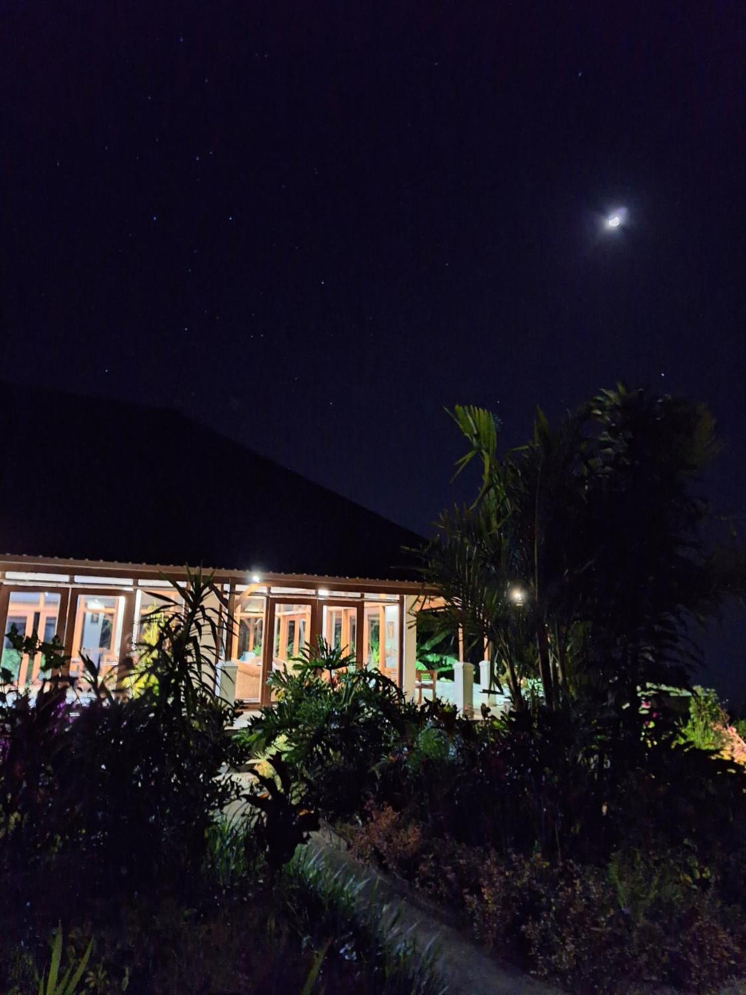 Manigelang Villa Munduk Buitenkant foto
